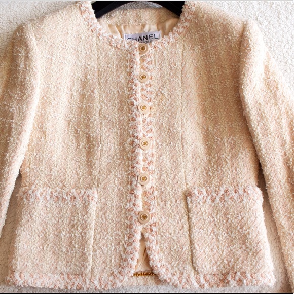 Iconic Chanel Vintage Spring 1994 Peach Pink Suit - Picture 13 of 15